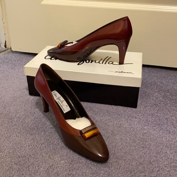 Vintage leather heels - Picture 1 of 6